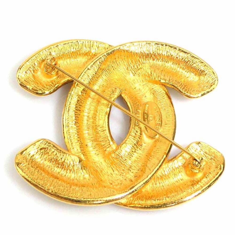 CHANEL Gold Logo Brooch - Picture 5 of 9